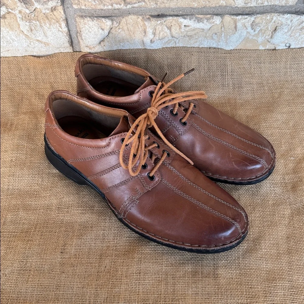 Mens career business, professional Clarks Tan Leather Oxfords Size 10 M